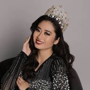 Meet your Posher, Danielle